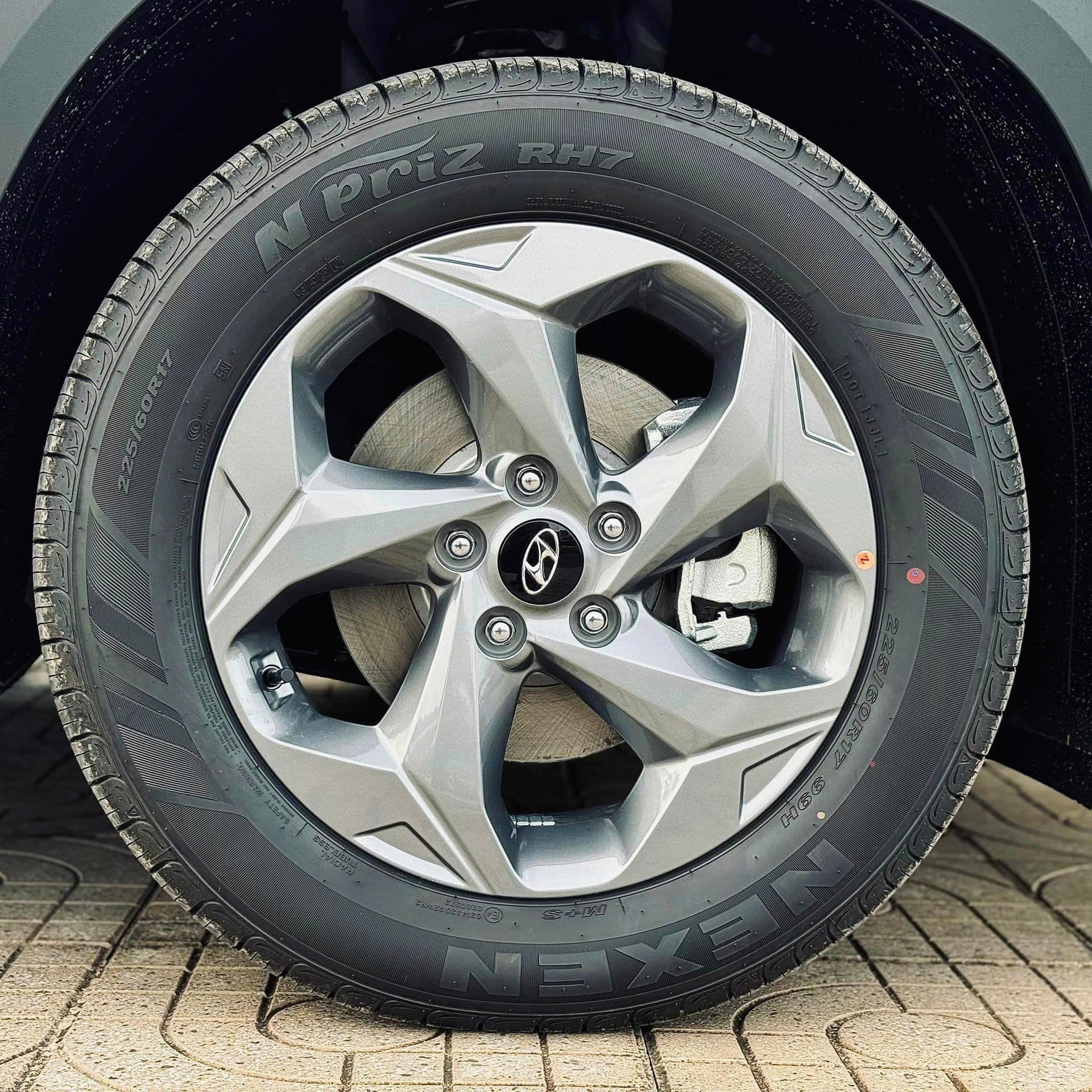 Hyundai Custin 1.5L Tiêu Chuẩn