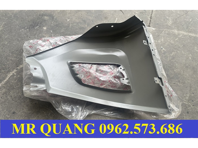 Ốp mí đèn gầm xe đầu kéo Chenglong H7 tại Sài Gòn