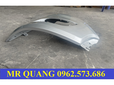 Ốp mí đèn gầm xe đầu kéo Chenglong H7 tại Sài Gòn