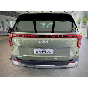 Kia New Carnival Luxury 8S