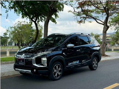 Xpander Cross Đen 2021