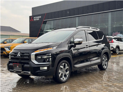 Xpander Cross Đen 2023