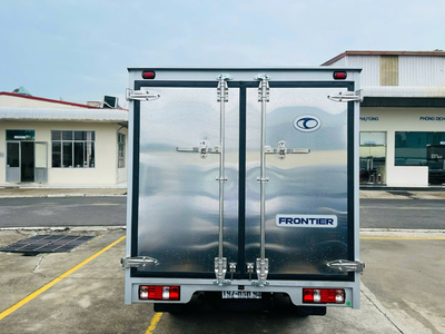 XE TẢI THACO TOWNER T1-2.3 (TF220) THÙNG KÍN DÀI 2m3 TẢI 990Kg MỚI NHẤT