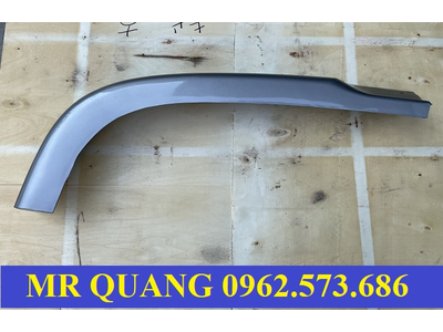 Ốp dưới mí đèn pha xe Hyundai Xcient