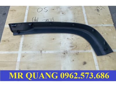 Ốp dưới mí đèn pha xe Hyundai Xcient