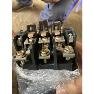 KHỞI ĐỘNG TỪ MITSUBISHI 200A CŨ