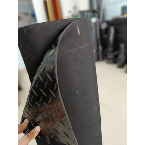 Tấm cao su chống trượt dạng cuộn vân lá; sọc dọc; caro