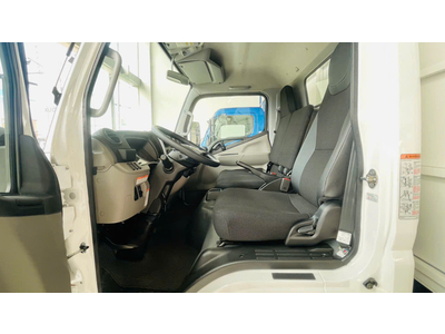 Xe Tải Mitsubishi Fuso Canter TF4.9 - Thùng Bạt - Tải 1.9 Tấn