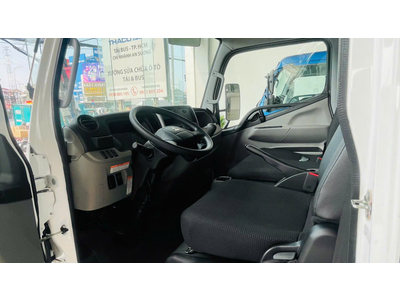 Xe Tải Mitsubishi Fuso Canter TF4.9 - Thùng Bạt - Tải 1.9 Tấn