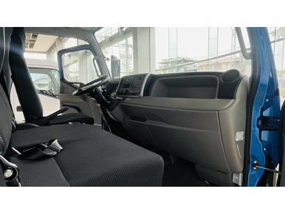 Xe Tải Mitsubishi Fuso Canter TF7.5 - Tải Trọng 3.49 Tấn - Thùng Bạt Dài 5.2m
