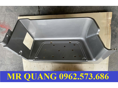 Ốp bậc dưới Hyundai Xcient