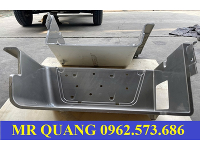 Ốp bậc dưới Hyundai Xcient