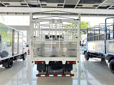 XE TẢI MITSUBISHI FUSO CANTER TF4.9 THÙNG MUI BẠT 2 TẤN ĐỜI MỚI NHẤT