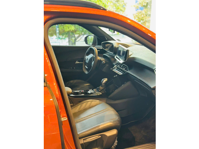 New Peugeot 2008 Premium - CAM
