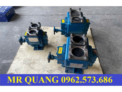 Bơm xăng dầu tại Sài Gòn