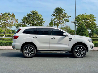 Everest Titanium 2019 Xe Chuẩn Đẹp