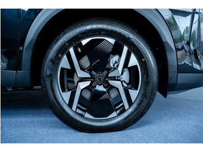 New Peugeot 2008 Premium ( Logo Mới )