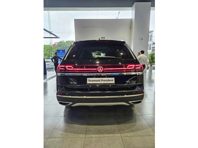 Volkswagen Teramont President 6 Chỗ