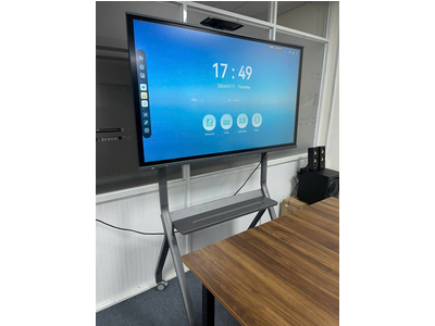 Cho thuê màn hình tương tác 65 inch tại TP HCM