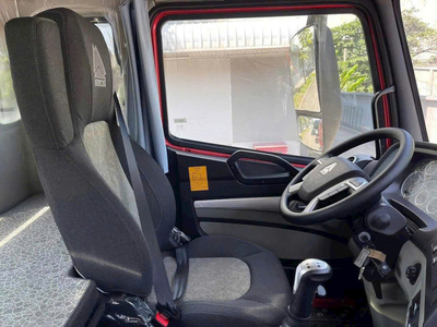 XE ĐẦU KÉO HOWO – MÁY WEICHAI CÔNG SUẤT 300PS