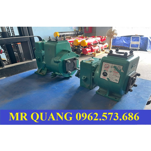 Bơm nước xe phun nước rửa đường