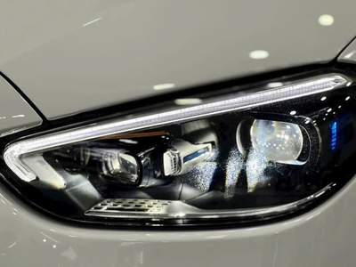 Mercedes-Benz C300 AMG 2025