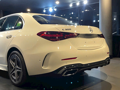 Mercedes-Benz C300 AMG 2025