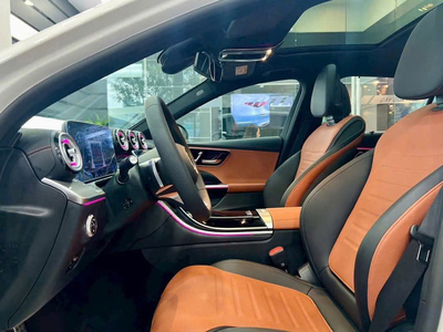 Mercedes-Benz C300 AMG 2025