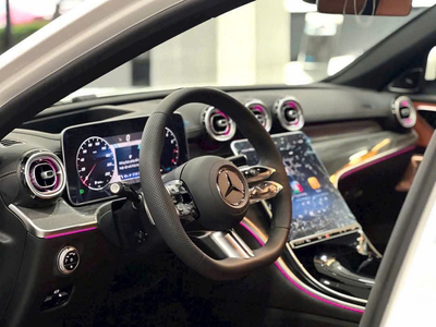 Mercedes-Benz C300 AMG 2025