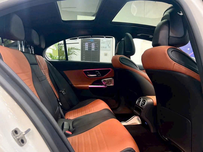 Mercedes-Benz C300 AMG 2025