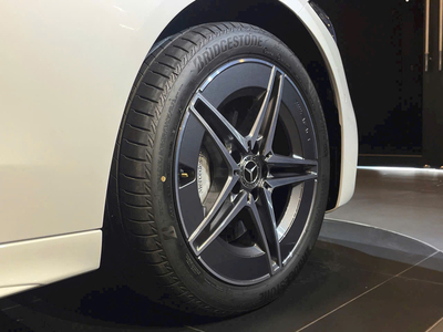 Mercedes-Benz C300 AMG 2025