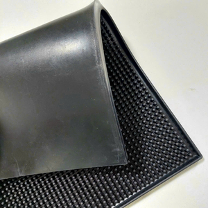 Tấm thảm cao su lót ly dùng trong quầy bar