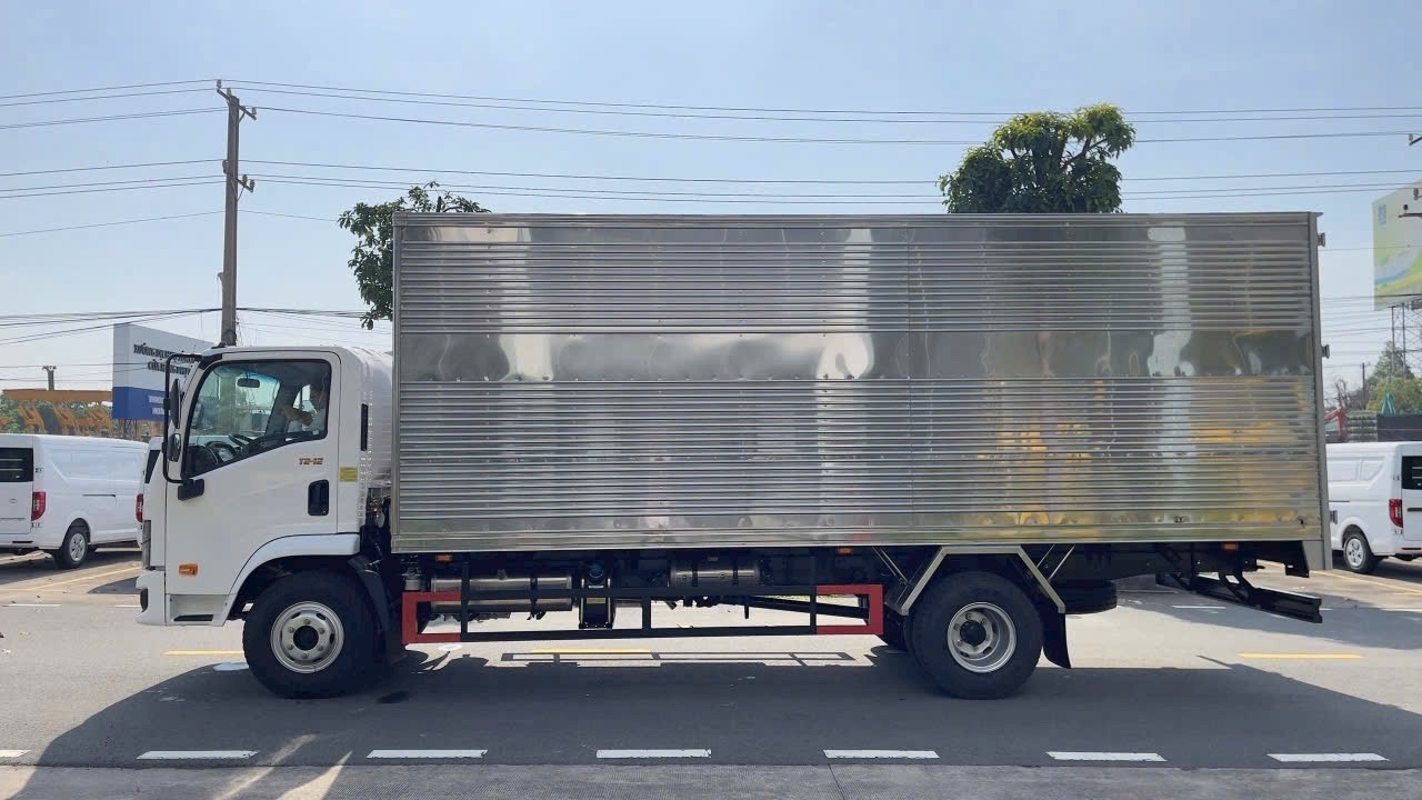 XE TẢI 5 TẤN THACO LINKER T2-12 THÙNG KÍN DÀI 6m3 ĐỘNG CƠ WEICHAI TOP 1