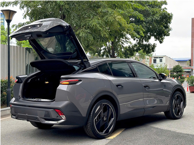 Peugeot 408 LE Phiên Bản Kỷ Niệm 215 Năm