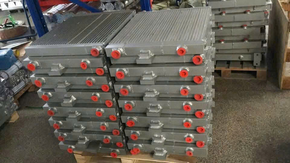 Két giải nhiệt dầu , gió máy nén khí