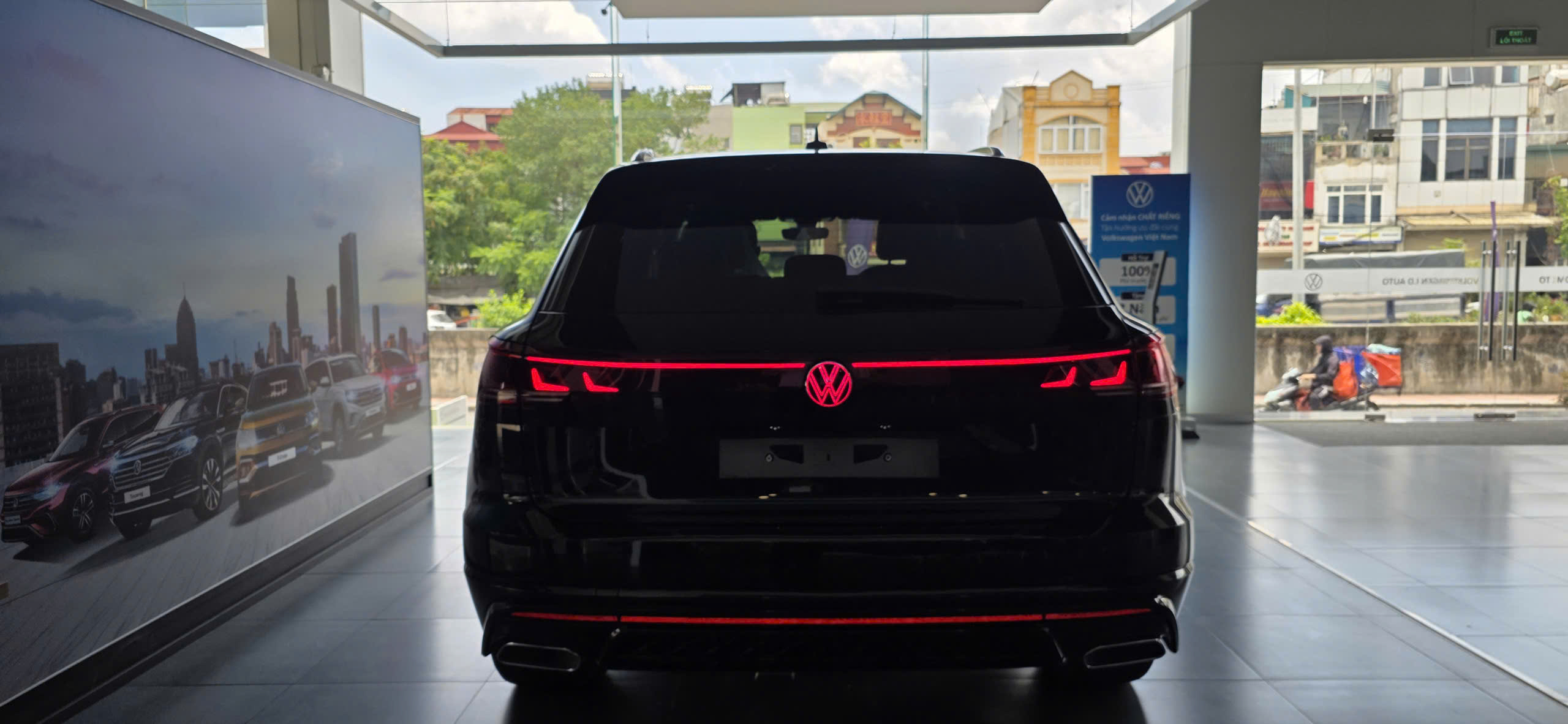 Volkswagen Touareg 2.6L - Hình 5