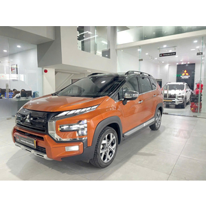 Mitsubishi Xpander Cross màu Cam đen 2023