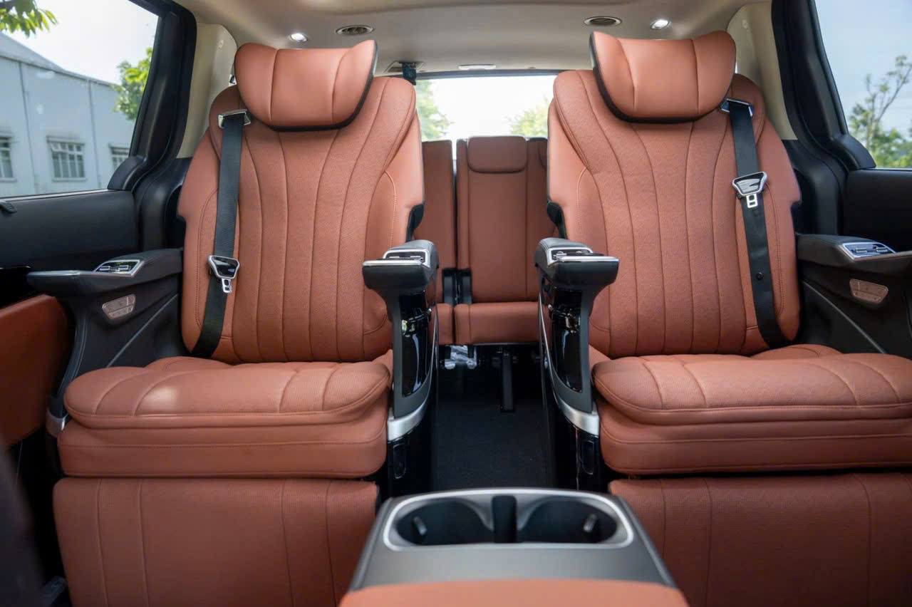 New Carnival 1.6 Turbo HEV Signature 7S (2 ghế VIP)