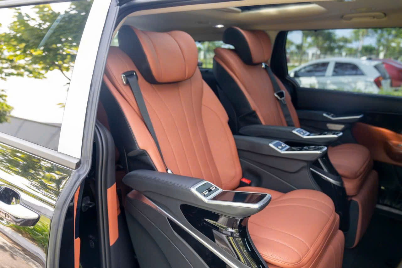 New Carnival 1.6 Turbo HEV Signature 7S (2 ghế VIP)