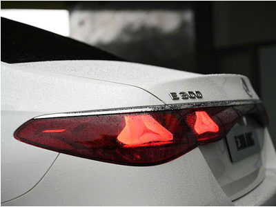 Mercedes Benz E300 AMG 2025