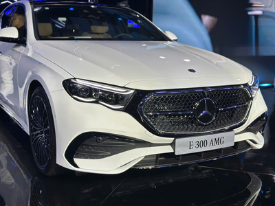 Mercedes Benz E300 AMG 2025