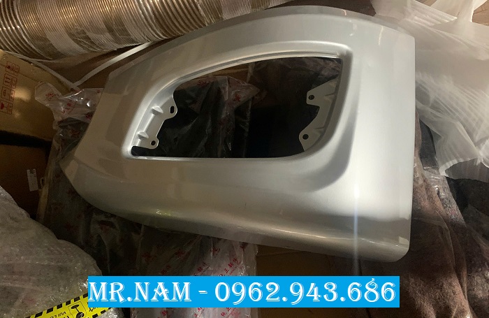 ỐP MÍ ĐÈN XƯƠNG MÙ ( ĐÈN GẦM) CHENGLONG H7 TẢI THÙNG VÀ ĐẦU KÉO SẴN TẠI HÀ NỘI VÀ SÀI GÒN.