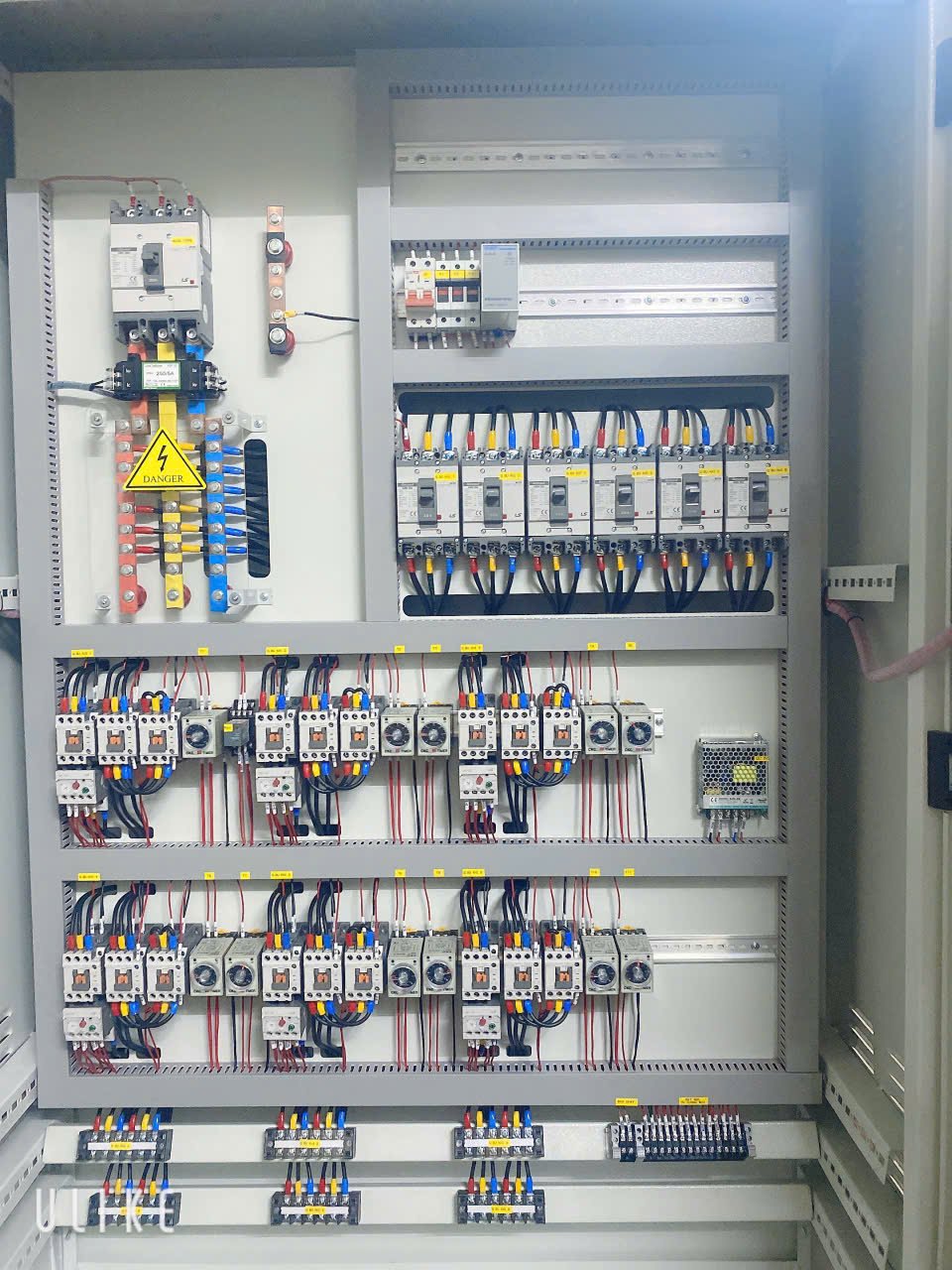 TỦ ĐIỀU KHIỂN QUẠT BÙ KHÓI – HÚT KHÍ- Chạy Sao/Tam giác