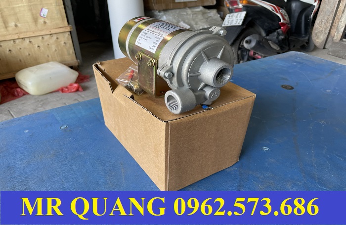 Bơm nước xe trộn bê tông tại Sài Gòn