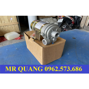 Bơm nước xe trộn bê tông tại Sài Gòn