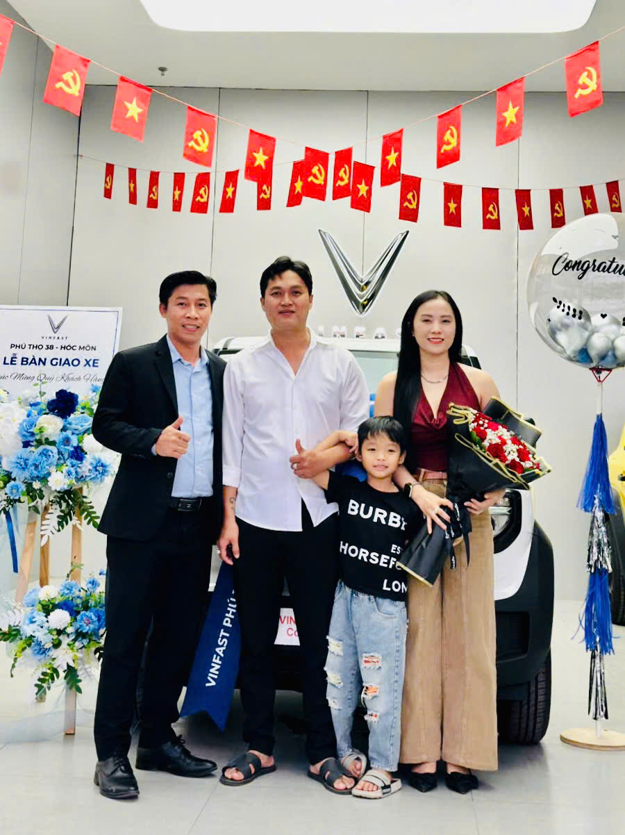 BÀN GIAO VINFAST VF3 VỀ VỚI GIA ĐÌNH ANH THÁI - TP. HỒ CHÍ MINH