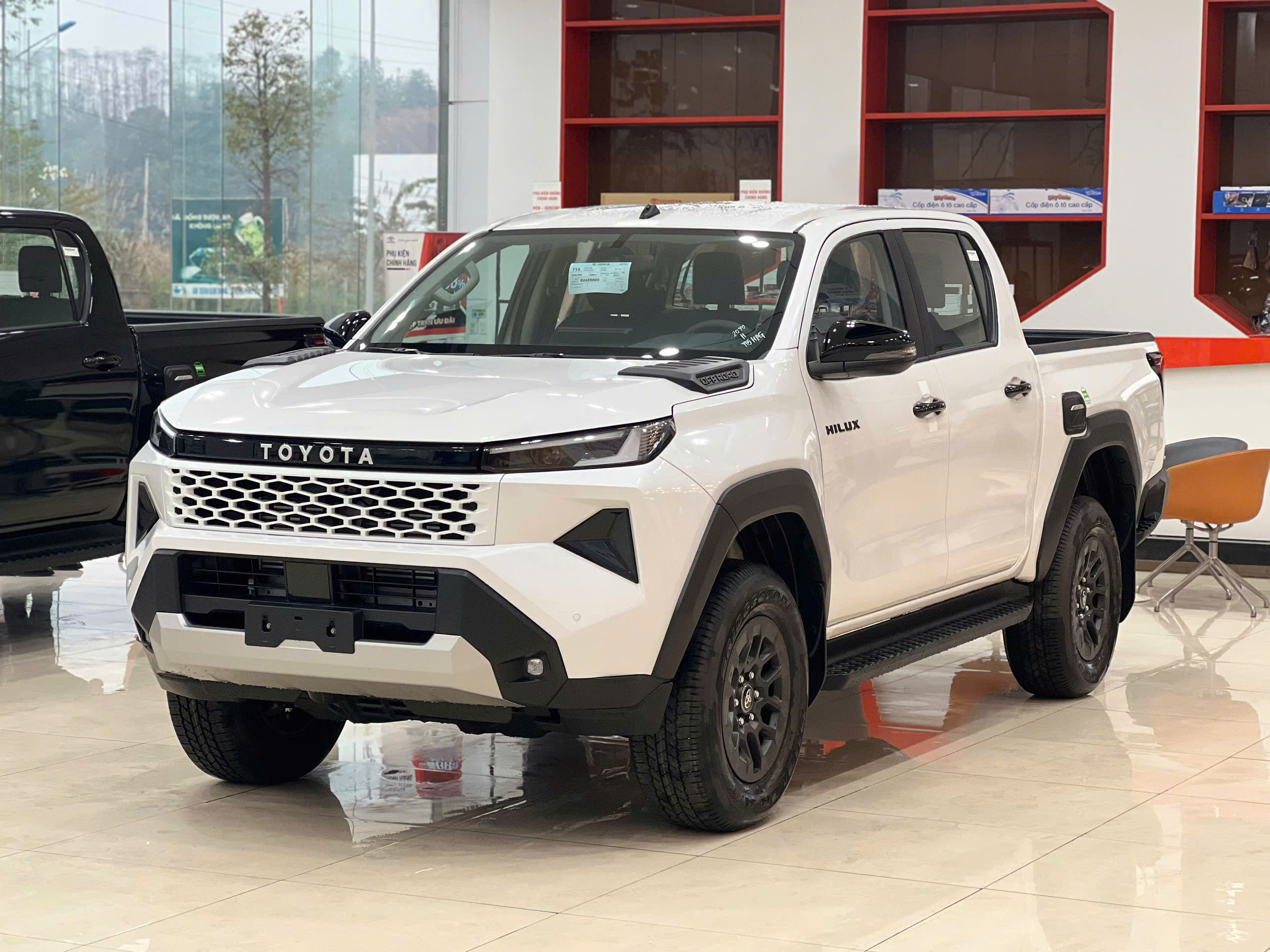 Toyota Hilux Pro 2.8L 4x2 AT