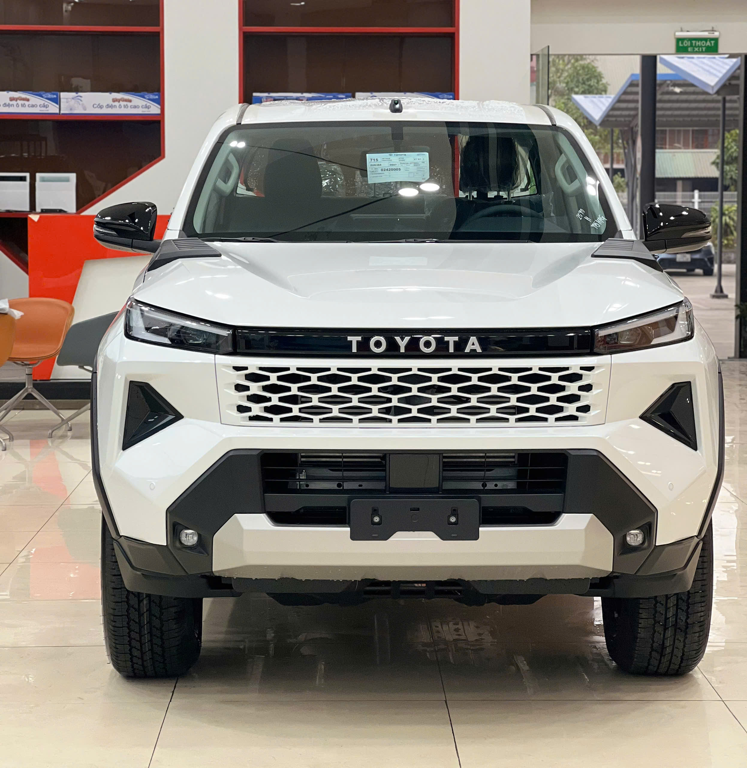 Toyota Hilux Pro 2.8L 4x2 AT