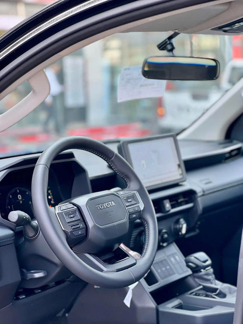 Toyota Hilux Pro 2.8L 4x2 AT