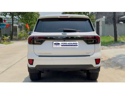 Everest Titanium 2 cầu 2023